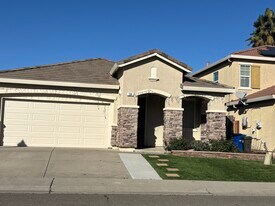 390 Greg Thatch Cir in Sacramento, CA - Building Photo