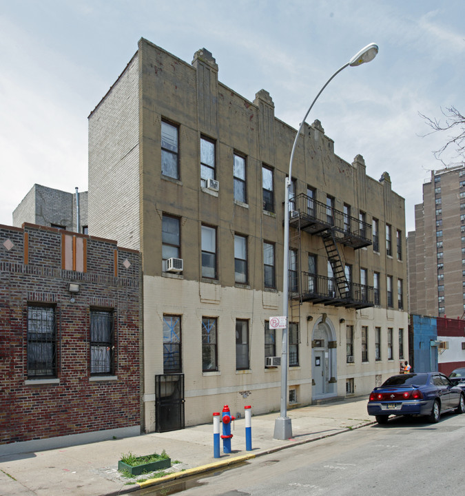 3008 W 22nd St in Brooklyn, NY - Building Photo