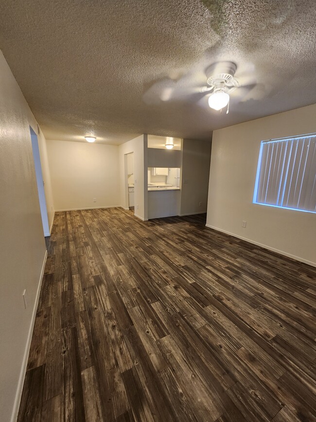 Whispering Willows Apartments in Phoenix, AZ - Building Photo - Building Photo