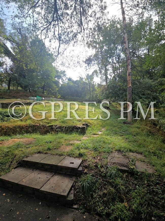 2216 Chalfant St in Pittsburgh, PA - Building Photo - Building Photo