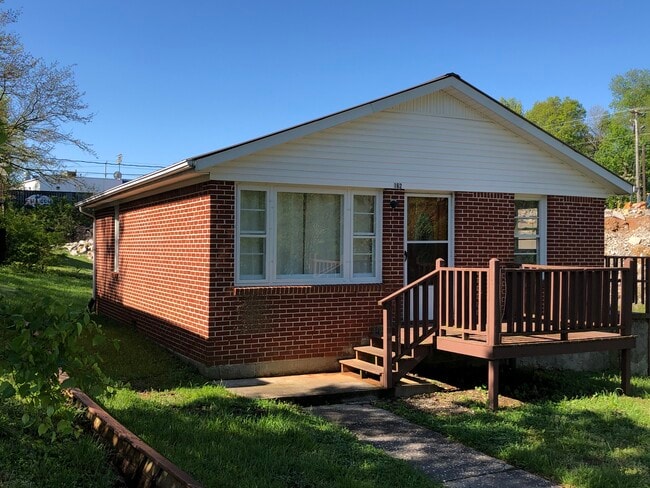 property at 162 W 14th St