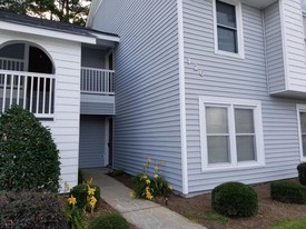 126 W Victoria Ct in Greenville, NC - Building Photo