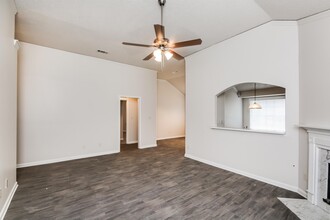 4112 Fairway View Cir E in Memphis, TN - Building Photo - Building Photo