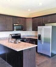 1516 Greyrock Ln in Champaign, IL - Building Photo - Building Photo