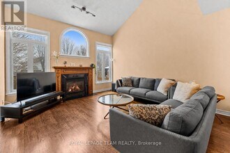 84 Knowlton Dr in Ottawa, ON - Building Photo - Building Photo