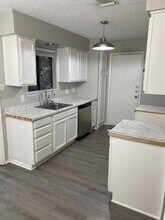 212 Lake Crest Pkwy Ct in Azle, TX - Building Photo - Building Photo