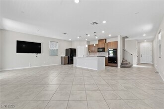 8338 Carmentis Ave in Las Vegas, NV - Building Photo - Building Photo