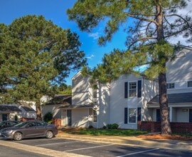 The Townes at Jones Run in Newport News, VA - Foto de edificio - Building Photo