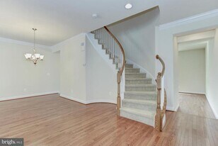 43374 Old Ryan Rd in Ashburn, VA - Building Photo