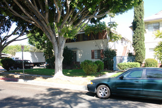 600-610 E Lexington Dr in Glendale, CA - Building Photo - Building Photo