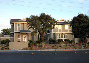 Magnolia Townhomes in Rohnert Park, CA - Building Photo - Building Photo