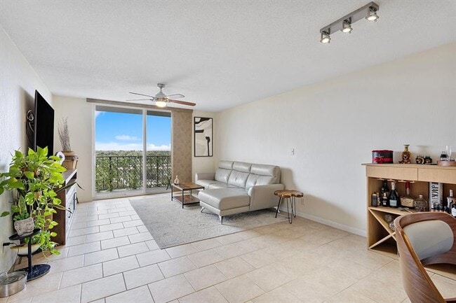 1800 N Andrews Ave in Fort Lauderdale, FL - Building Photo - Building Photo