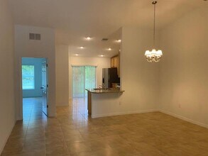 27 Pony Ln in Palm Coast, FL - Building Photo - Building Photo