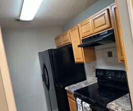 2312 Tina Dr in Tallahassee, FL - Foto de edificio - Building Photo