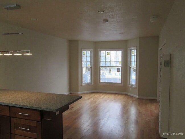 property at 2843 Mission St