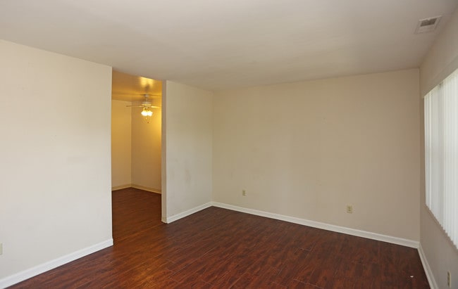 Hudson Pointe in Troy, NY - Building Photo - Interior Photo
