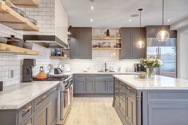 461 Oriole Pkwy in Toronto, ON - Building Photo - Building Photo