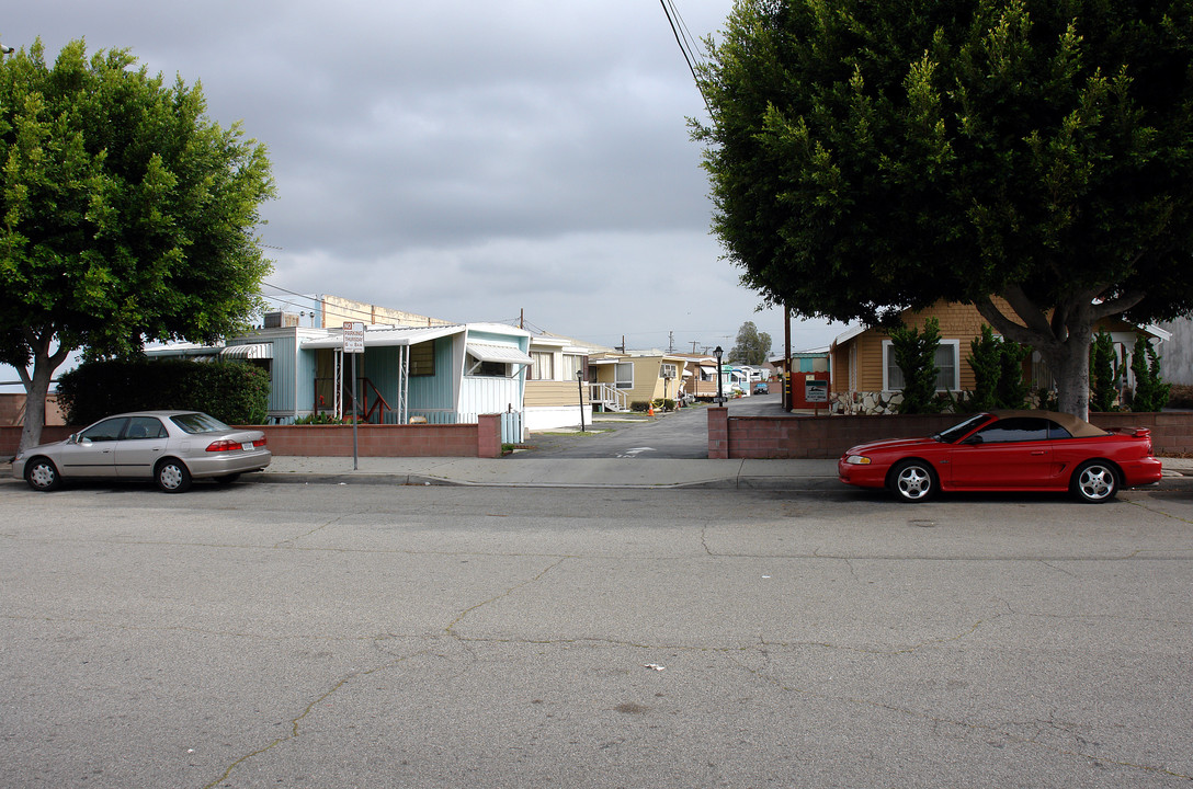 1425 W 132nd St in Gardena, CA - Building Photo