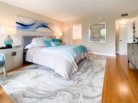 600 Biltmore Way in Coral Gables, FL - Building Photo