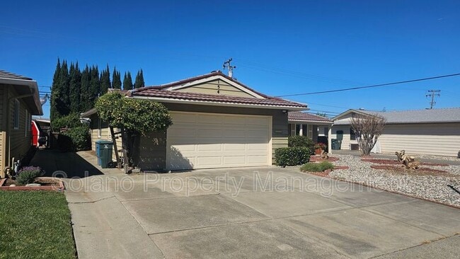 154 McKinley Cir in Vacaville, CA - Building Photo - Building Photo