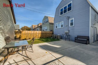 5608 N Marmora Ave, Unit 1 in Chicago, IL - Foto de edificio - Building Photo