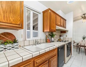 2010 W San Marcos Blvd in San Marcos, CA - Building Photo - Building Photo