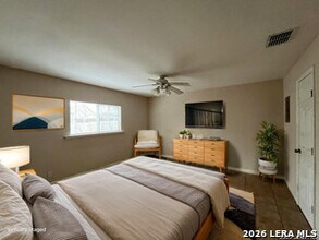 5766 Jones Falls Dr in San Antonio, TX - Building Photo - Building Photo