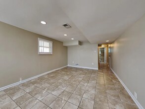 9051 Forestview Rd in Evanston, IL - Foto de edificio - Building Photo