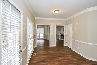 4595 Kinsdale Dr in Mableton, GA - Foto de edificio - Building Photo