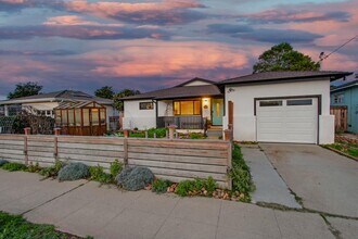 1418 Marshall St in Oceanside, CA - Building Photo - Building Photo