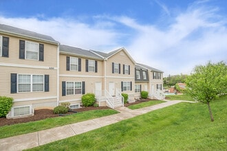 Copper Beech at Radford in Radford, VA - Building Photo - Building Photo