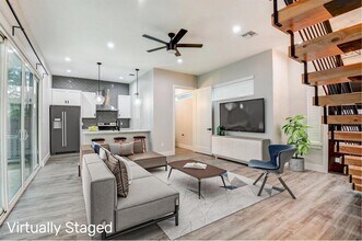 2507 Rogge Ln in Austin, TX - Building Photo - Building Photo