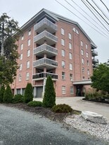 130 Queen St in Cobourg, ON - Building Photo