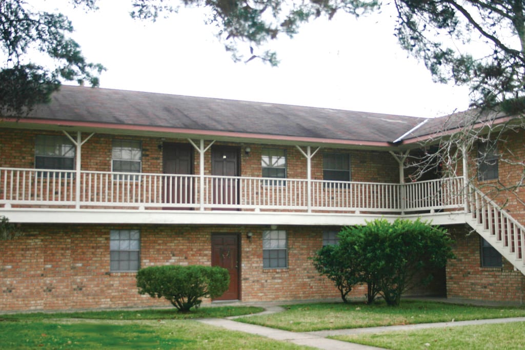 Oakland Apartments & Cottages in Baton Rouge, LA
