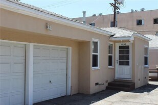 14138 Friar St, Unit 14138 in Van Nuys, CA - Building Photo