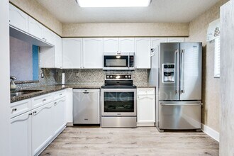 145 N Halifax Ave in Daytona Beach, FL - Building Photo - Building Photo