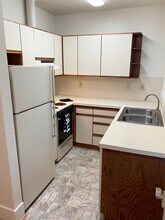 241 High St NE in Salem, OR - Building Photo - Building Photo