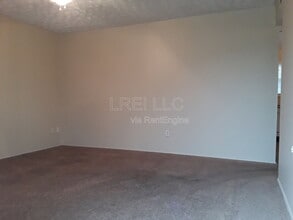 8602 Gary Wy in Louisville, KY - Building Photo - Building Photo