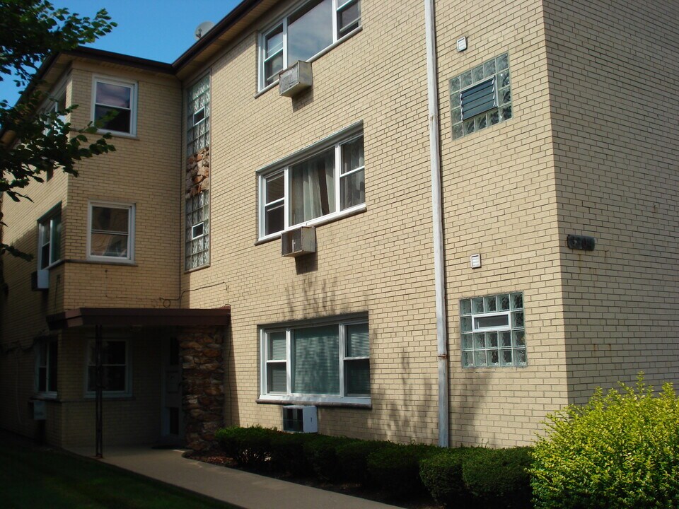 3804 North Harlem Avenue, Unit #2 in Chicago, IL - Building Photo