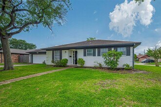 1318 Bellgrove Dr in El Lago, TX - Building Photo - Building Photo