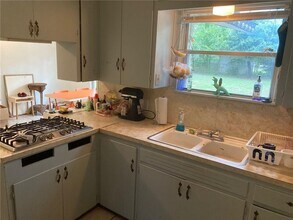 1616 Glencrest Dr in Austin, TX - Building Photo - Building Photo