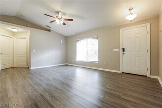 3205 Ginsa Terrace in North Port, FL - Foto de edificio - Building Photo