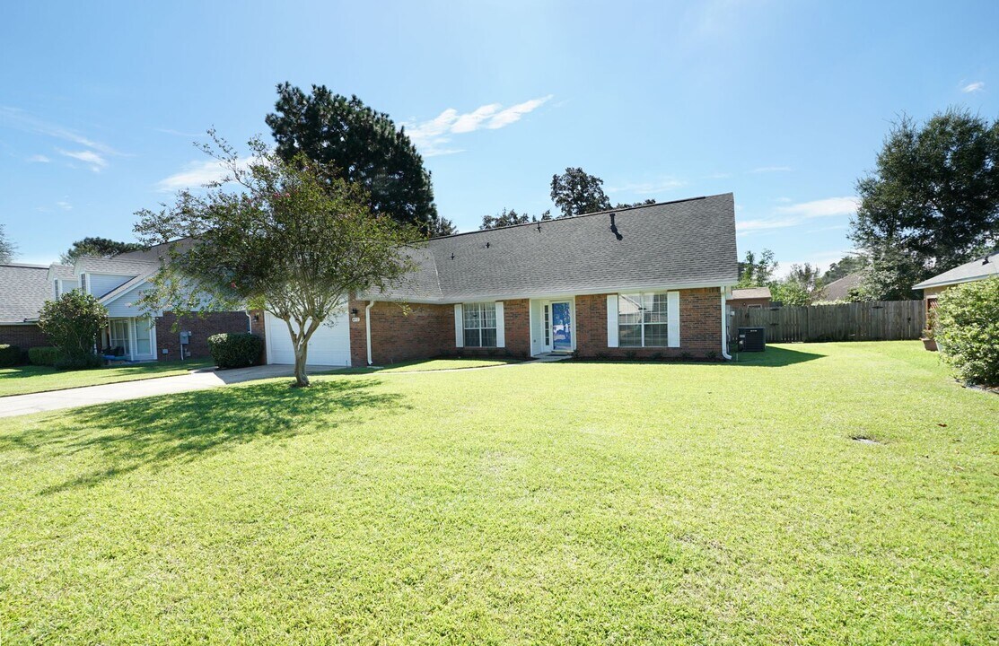 4552 Knollwood Ln in Niceville, FL - Building Photo