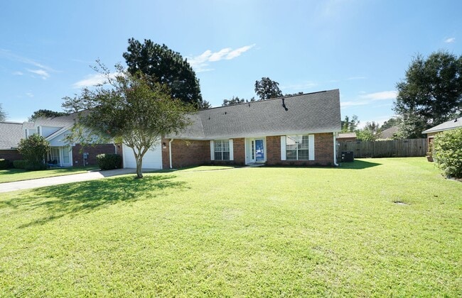 property at 4552 Knollwood Ln
