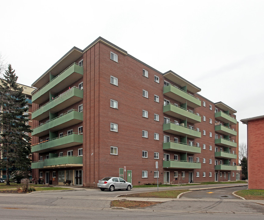 The Royale in Oshawa, ON - Building Photo