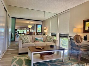 501 Hahaione St in Honolulu, HI - Building Photo - Building Photo