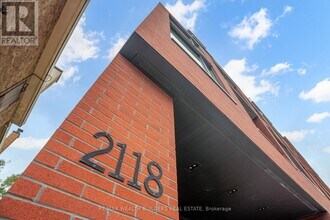 2118 Bloor St W in Toronto, ON - Building Photo - Building Photo