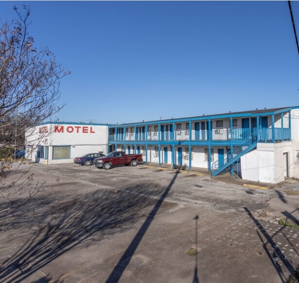 property at 711 Pasadena Fwy