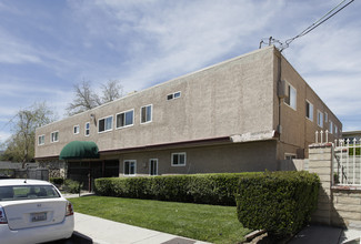 22725 14th St in Santa Clarita, CA - Foto de edificio - Building Photo