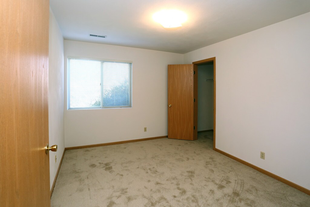 Terra Creek Apartments Rockford, IL Apartments